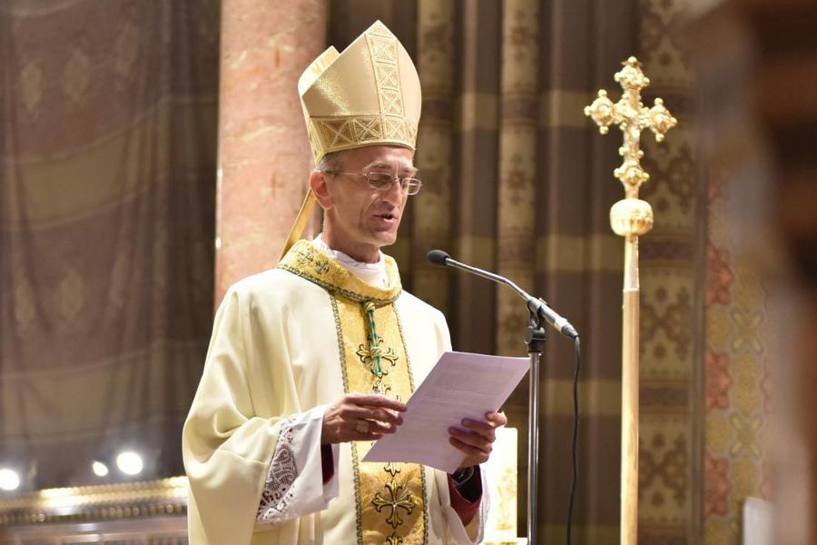 Pomoćni biskup Ivan Ćurić predvodi misno slavlje s obredom pepeljenja
