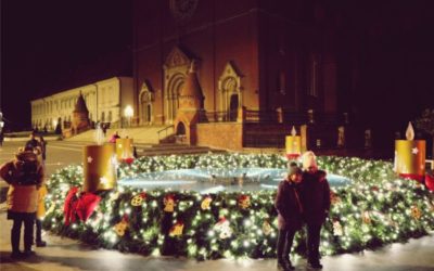 Upaljena je prva svijeća na adventskom vijencu