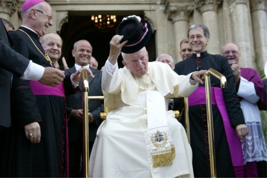 Prošlo sedamnaest godina od posjete pape Ivana Pavla II. Đakovu