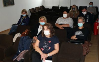 Desetak polaznika na edukaciji o pokretanju poslovanja