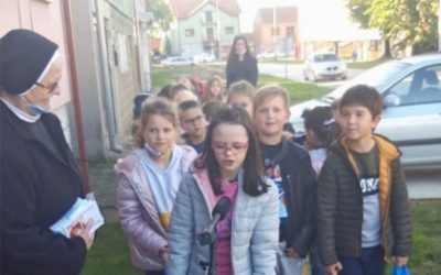 Učenici Ćolnićeve škole prikupljali potrepštine za Socijalnu samoposlugu u Đakovu
