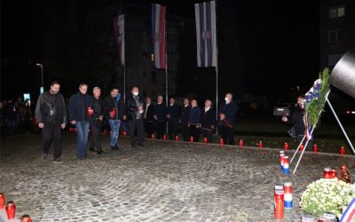 Poklonili se žrtvi Vukovara i Škabrnje