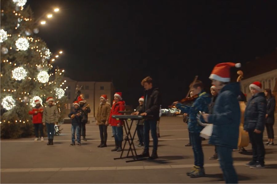 Glazbena škola pri OŠ “Ivan Goran Kovačić” objavila spot za pjesmu “Sretan Božić”