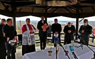 U Trnavi blagoslovljeni nadbiskupijski vinogradi i mlado vino