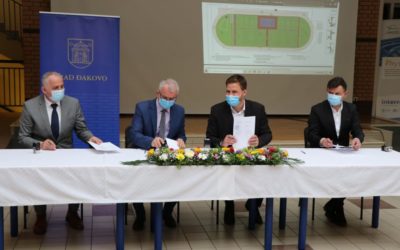 Grad Đakovo donirao milijun kuna za dovršetak sportskih terena na srednjoškolskom igralištu