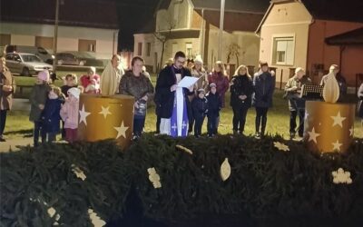 Prva adventska svijeća upaljena je i u Budrovcima