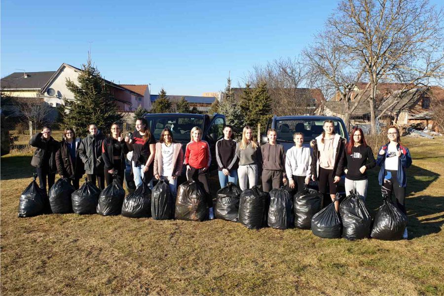 Učenicici Ekonomske škole prikupili 161 kg plastičnih čepova za skupe lijekove