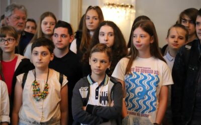 Župan Anušić uručio priznanja najboljim osnovnoškolcima