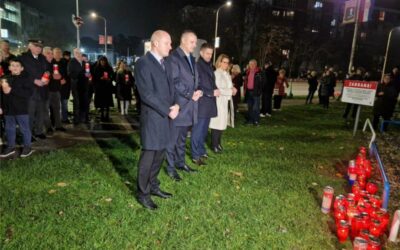 Izaslanstvo Osječko-baranjske županije odalo počast žrtvama Vukovara i Škabrnje