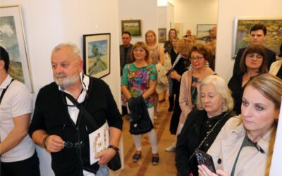 U Muzeju Đakovštine otvorena izložba slika „Okretanje prema suncu umjetnosti“