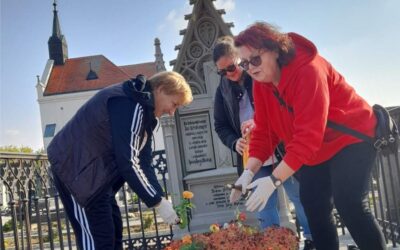 Članice Ženske inicijative HNS-a Đakovo i ove godine uređuju grobove zaslužnih Đakovčana
