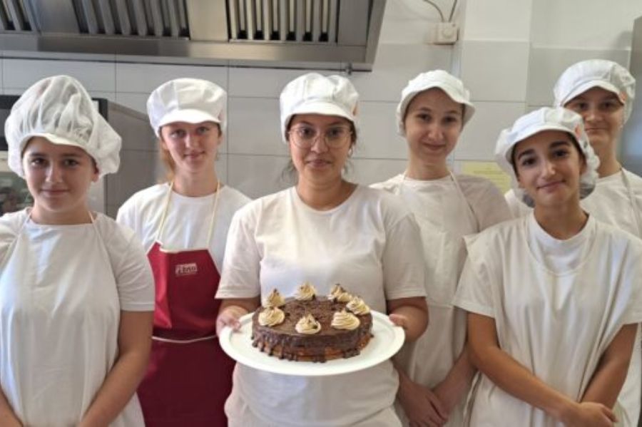 Novi recept iz kuhinje Strukovne škole – Sacher torta – simbol Beča