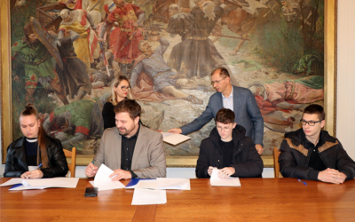 Svečano potpisani ugovori: 121 student primat će 160 eura 10 mjeseci