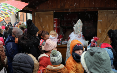 Sveti Nikola podijelio stotine poklona za dobre đakovačke mališane