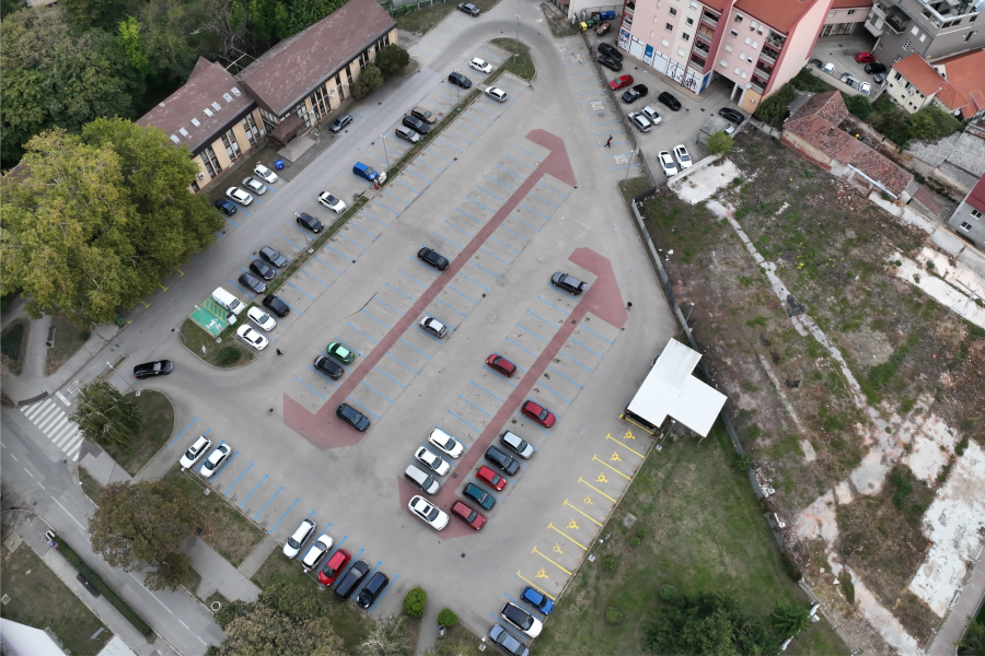 Obavijest o zatvaranju parkirališta iza Male crkve
