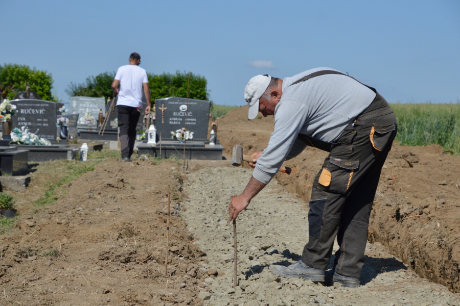 Budrovačkom groblju novi metri nogostupa i ograde