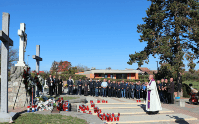 Položeni vijenci i zapaljene svijeće uoči blagdana Svih svetih