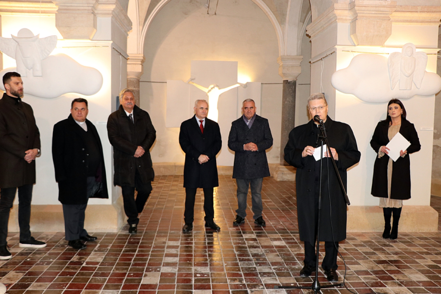 Otvorena izložba „Kiparski izričaji vjere“ uglednog hrvatskog kipara Damira Mataušića