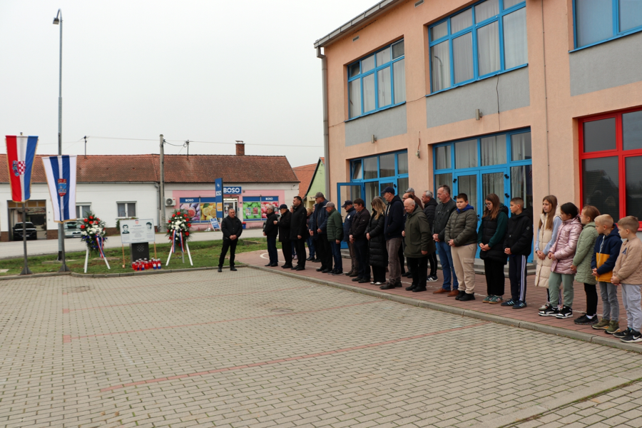 Budrovčani odali počast poginulim braniteljima Miji Mržljaku i Josipu Vagneru