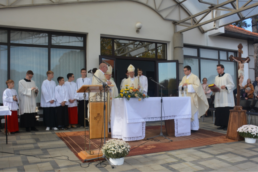 Proslavljena svetkovina Svih svetih