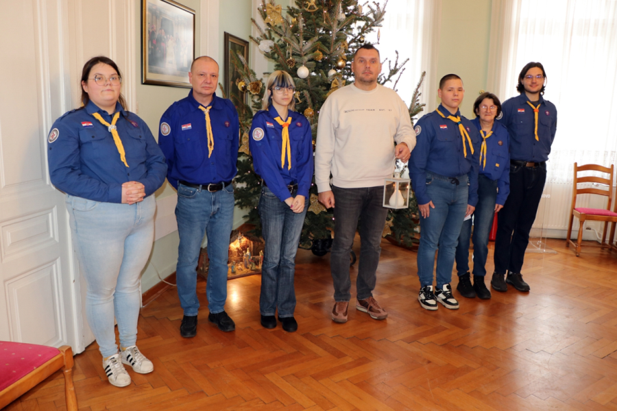 Betlehemsko svjetlo mira u Gradu Đakovo_Foto_Grad Đakovo