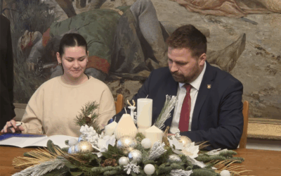 Potpisani ugovori o stipendiranju 74 učenika Grada Đakova