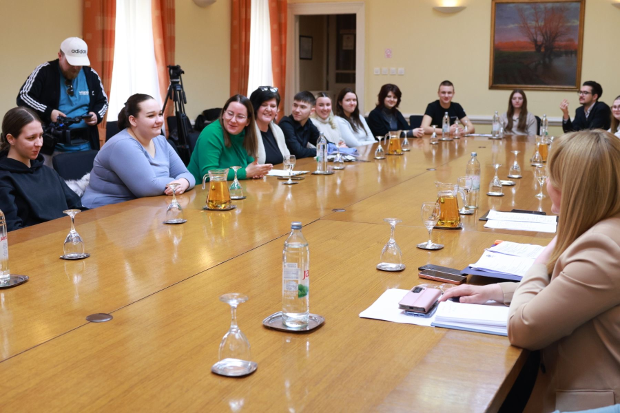 “Ja sam za dijalog” – mladi upoznali rad Osječko-baranjske županije i Županijskog savjeta mladih