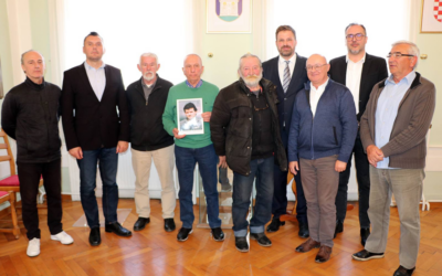 Prijem akademskih slikara i Udruge veterana 122. brigade HV-a u Gradskoj upravi