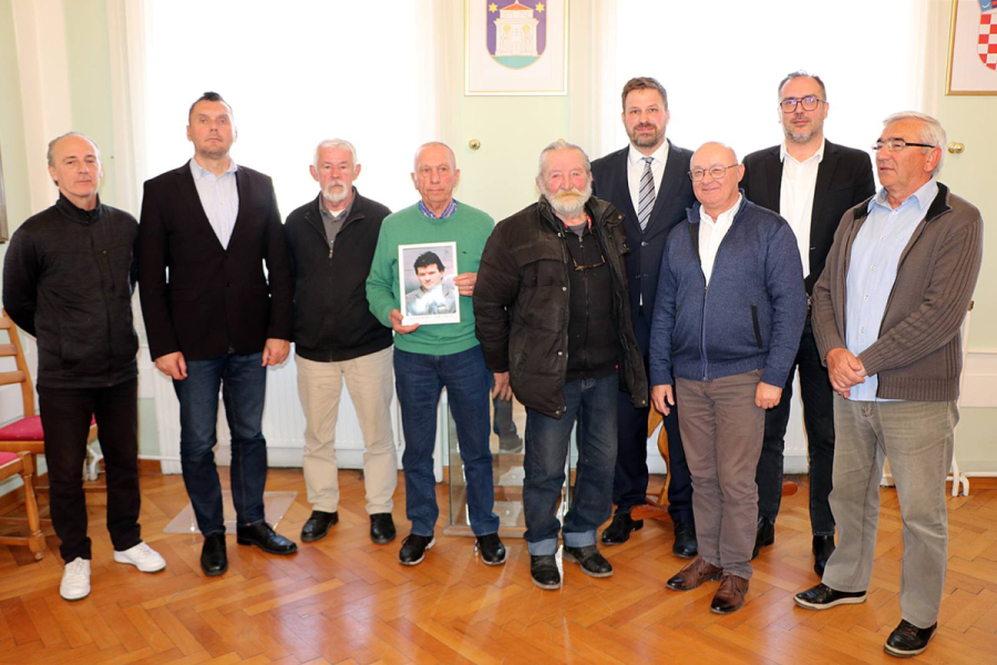 Prijem akademskih slikara i Udruge veterana 122. brigade HV-a u Gradskoj upravi