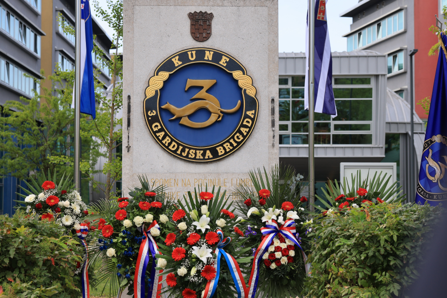 Svečanim polaganjem vijenaca u Osijeku obilježena 35. obljetnica osnutka 3. gardijske brigade „Kune“