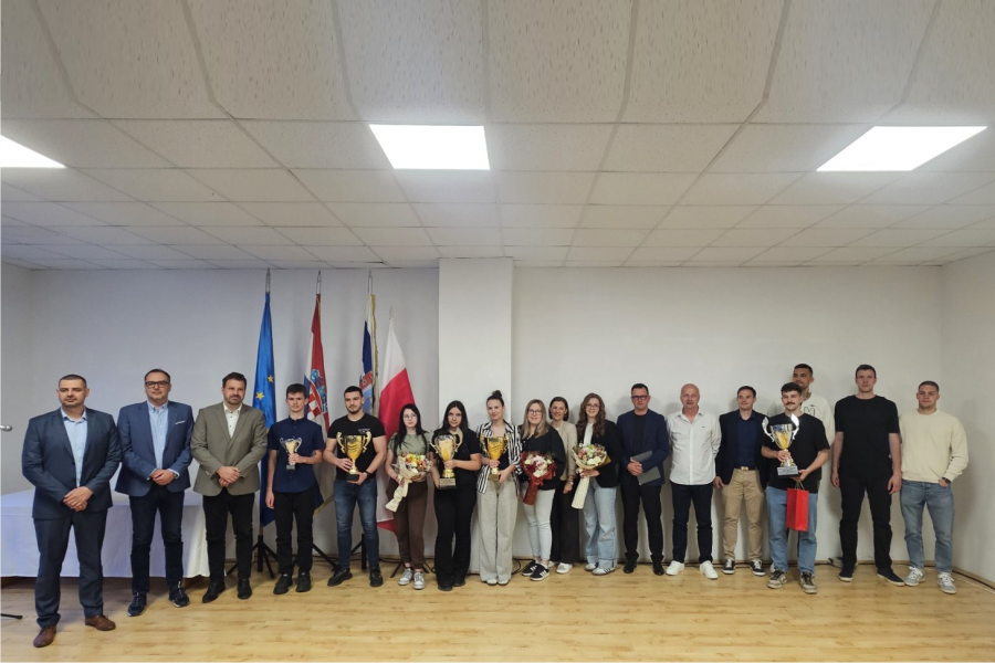 Održana svečanost dodjele priznanja najboljim sportašima i sportašicama Grada Đakova u 2025.