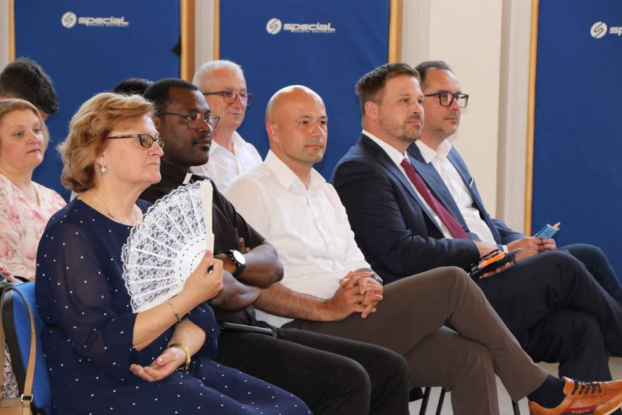 Škola u Selcima Đakovačkim obilježila dvije važne obljetnice i oprostila se od dugogodišnje ravnateljice