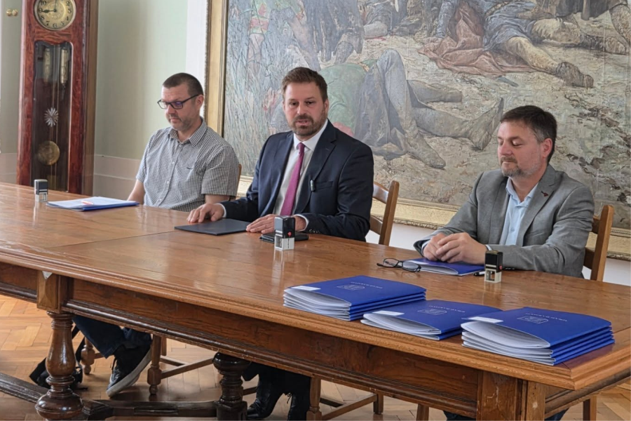 Potpisani ugovori s 30 udruga – za 42 projekta dodijeljeno više od 120 tisuća eura