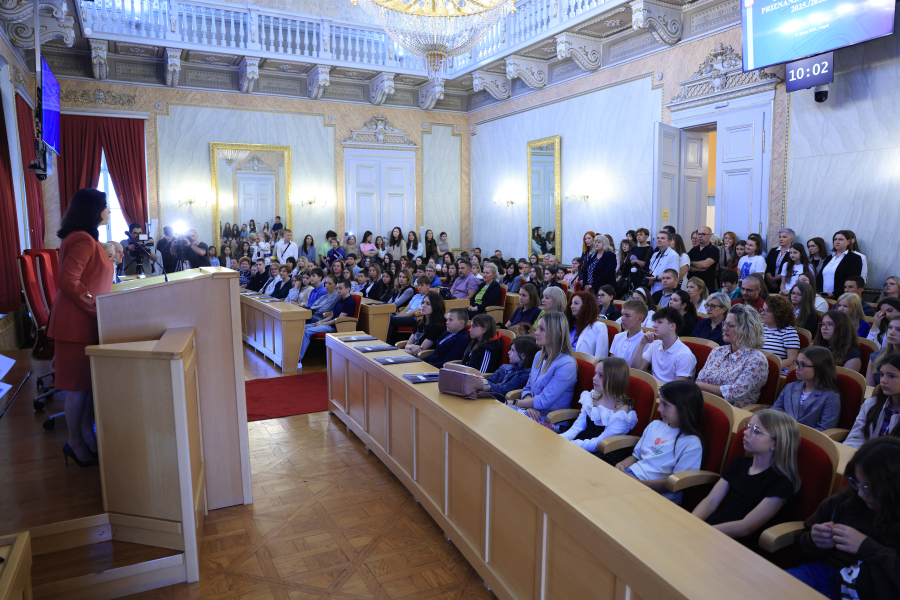 Županica Nataša Tramišak dodijelila priznanja najboljim osnovnoškolcima i srednjoškolcima