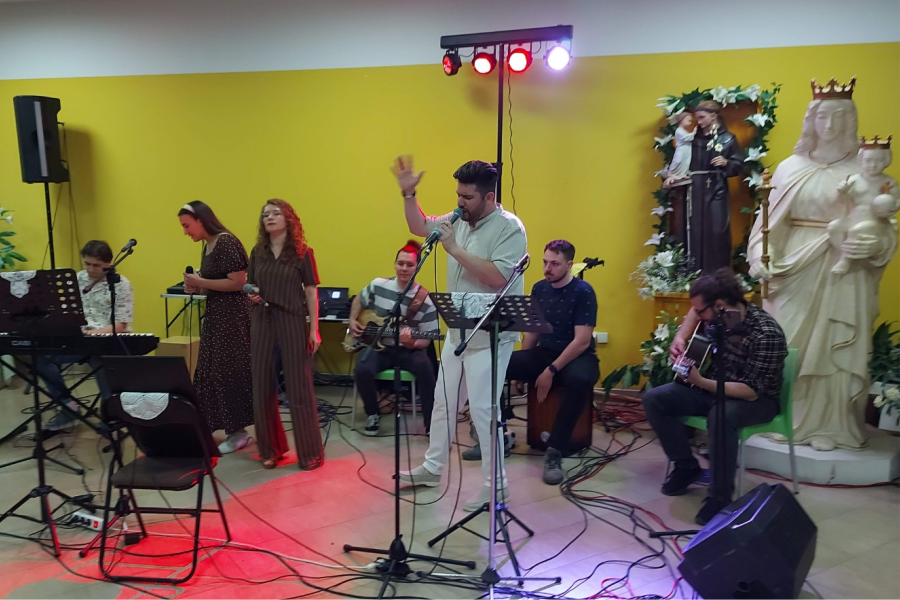 Humanitarni koncert „Srce na dlanu za Zlatnu dob“ ujedinio Đakovo u dobroti