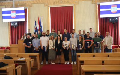 Osječko-baranjska županica Nataša Tramišak dodijelila mladim obiteljima gotovo 640 tisuća eura u sklopu programa „Naša Slavonija i Baranja – naš dom“
