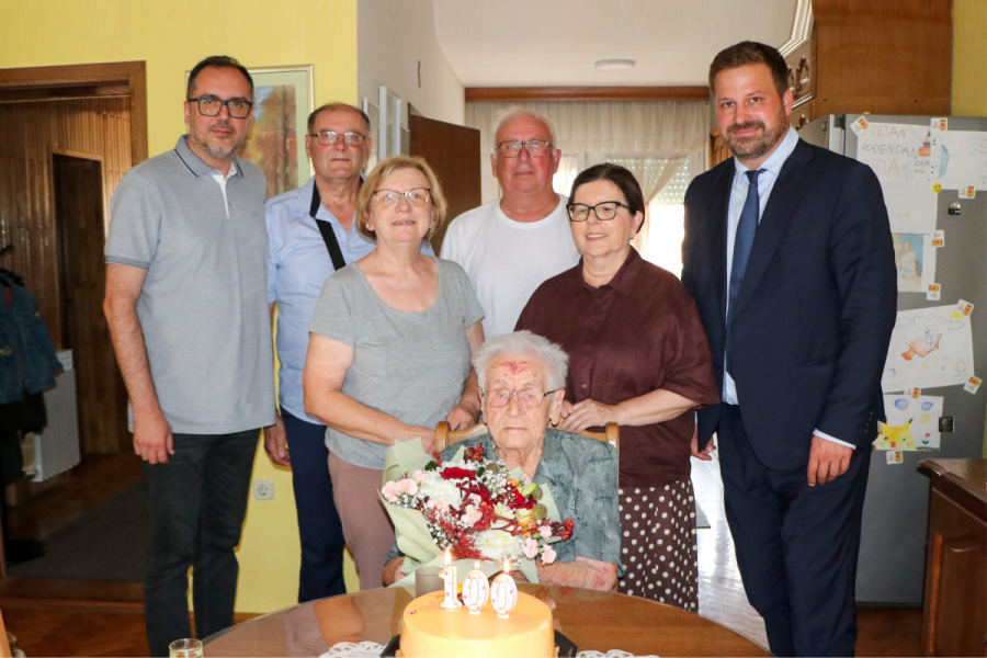Stoti rođendan bake Ane Tomić – stoljeće ispunjeno obitelji radom i ljubavlju