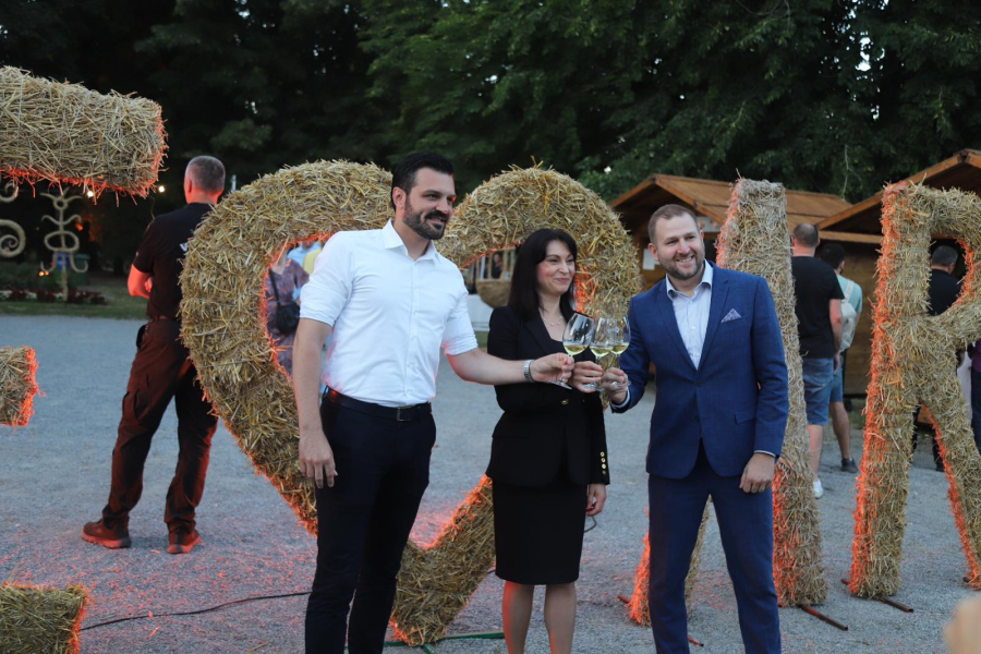 Srpanjskim izdanjem Večeri vina i umjetnosti završen Vinski mjesec u Osječko-baranjskoj županiji