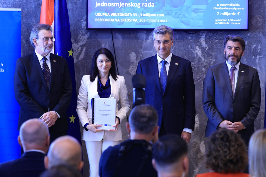 U Osječko-baranjskoj županiji održana prva sjednica Vijeća za regionalni razvoj – uručena 73 ugovora u vrijednosti od 409 milijuna eura