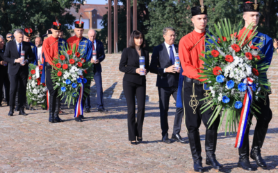U Osijeku položeni vijenci povodom Dana pobjede i domovinske zahvalnosti te Dana hrvatskih branitelja