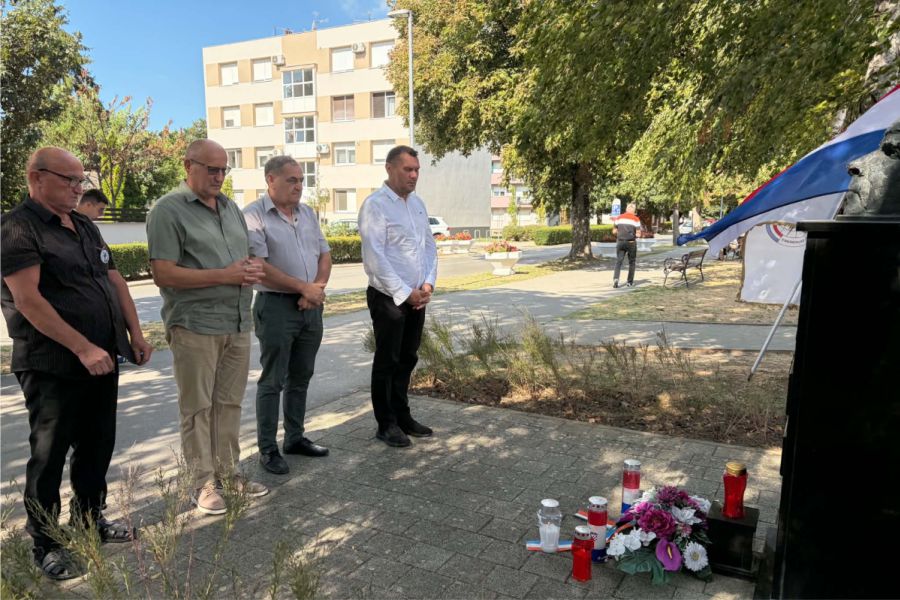 Odana počast žrtvama totalitarnih režima u Đakovu
