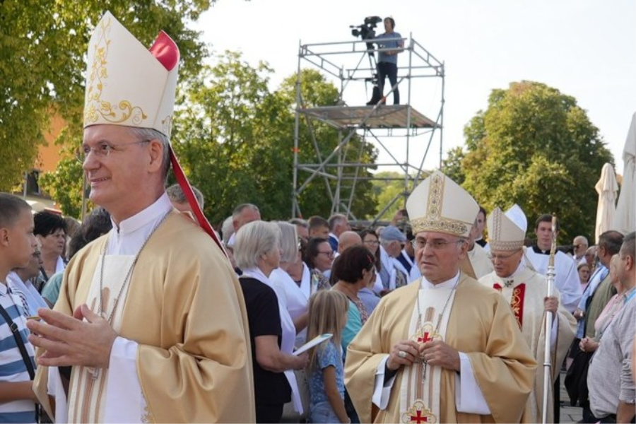Svečano misno slavlje 5. Nacionalnog susreta hrvatskih katoličkih obitelji_Foto_DJOS