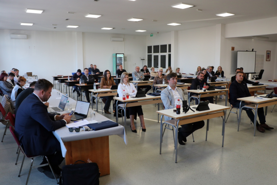 Maratonska sjednica Gradskog vijeća zašla u drugi dan: Uskok odbacio kaznenu prijavu, Vitika, proračun, stipendije, projekti…